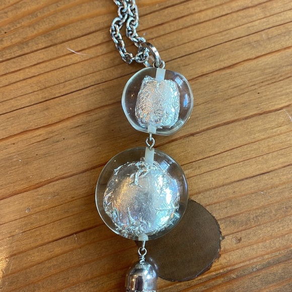 Graziano long silver necklace with glass beads and box chain tassel. - Picture 2 of 5